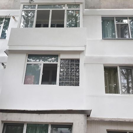 Appartamento Ria & Mihai Apartament Galati Esterno foto